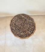 Maraş El Oyma Ceviz Ahşap Orta Sehpa – 73x73x47 cm Klasik Desenli El Yapımı Sehpa Eskitme - Görsel 3