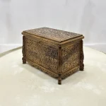 Maraş El Oyma Ceviz Çeyiz Sandığı -Ahşap Sandık– 68x40x48 cm | Sarmaşık Natural Model