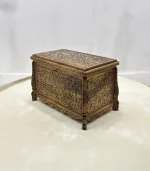 Maraş El Oyma Ceviz Çeyiz Sandığı -Ahşap Sandık– 68x40x48 cm | Sarmaşık Natural Model