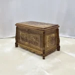 Maraş El Oyma Ceviz Ahşap Çeyiz Sandığı-Ahşap Sandık – 68x40x48 cm | Papatya Natural Model