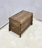 Maraş El Oyma Ceviz Ahşap Çeyiz Sandığı – 68x40x48 cm-Ahşap Sandık-| Meriç Natural Model - Görsel 2