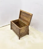 Maraş El Oyma Ceviz Ahşap Çeyiz Sandığı – 68x40x48 cm-Ahşap Sandık-| Meriç Natural Model - Görsel 3