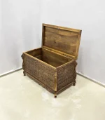 Maraş El Oyma Ceviz Ahşap Çeyiz Sandığı – 95x50x60 cm Büyük Boy Sandık | Leyla Natural Model - Görsel 2