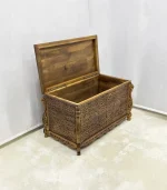 Maraş El Oyma Ceviz Ahşap Çeyiz Sandığı – 95x50x60 cm Büyük Boy Sandık | Leyla Natural Model - Görsel 4