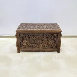 Maraş El Oyma Ceviz Ahşap Çeyiz Sandığı – 95x50x60 cm Büyük Boy Sandık | İstanbul Eskitme Model