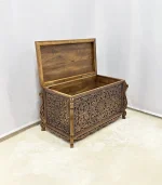 Maraş El Oyma Ceviz Ahşap Çeyiz Sandığı – 95x50x60 cm Büyük Boy Sandık | İstanbul Eskitme Model - Görsel 5