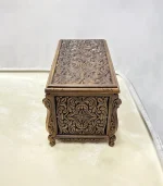 Maraş El Oyma Ceviz Ahşap Çeyiz Sandığı – 95x50x60 cm Büyük Boy Sandık | İstanbul Eskitme Model - Görsel 7