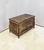 Maraş El Oyma Ceviz Ahşap Çeyiz Sandığı – 95x50x60 cm Büyük Boy Sandık | Hayat Ağacı Model - Görsel 7
