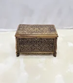 Maraş El Oyma Ceviz Ahşap Çeyiz Sandığı – 68x40x48 cm Orta Boy Sandık | Erva Eskitme Model