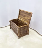 Maraş El Oyma Ceviz Ahşap Çeyiz Sandığı – 95x50x60 cm Büyük Boy Sandık | Papatya Natural Model - Görsel 3