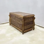 Maraş El Oyma Ceviz Ahşap Çeyiz Sandığı – 95x50x60 cm Büyük Boy Sandık | Aliye Natural Model