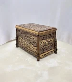 Maraş El Oyma Ceviz Ahşap Çeyiz Sandığı – Ahşap Sandık-68x40x48 Cm | Aliye Eskitme
