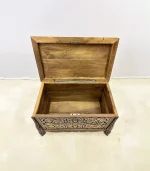 Maraş El Oyma Ceviz Ahşap Çeyiz Sandığı – Ahşap Sandık-68x40x48 Cm | Aliye Eskitme - Görsel 4