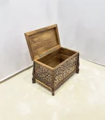 Maraş El Oyma Ceviz Ahşap Çeyiz Sandığı – Ahşap Sandık-68x40x48 Cm | Aliye Eskitme - Görsel 8
