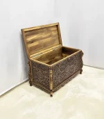 Maraş El Oyma Ceviz Ahşap Çeyiz Sandığı – 95x50x60 Cm Büyük Boy Ahşap Sandık | Ece Eskitme - Görsel 7
