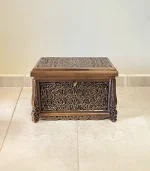 Maraş El Oyma Ceviz Ahşap Çeyiz Sandığı – 50x30x30 cm | Sarmaşık Eskitme Model