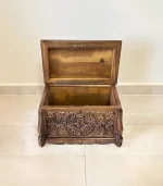 Maraş El Oyma Ceviz Ahşap Çeyiz Sandığı – 50x30x30 cm | Erva Natural Model - Görsel 2