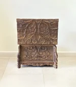 Maraş El Oyma Ceviz Ahşap Çeyiz Sandığı – 50x32x37 cm | Hayat Ağacı Model - Görsel 7